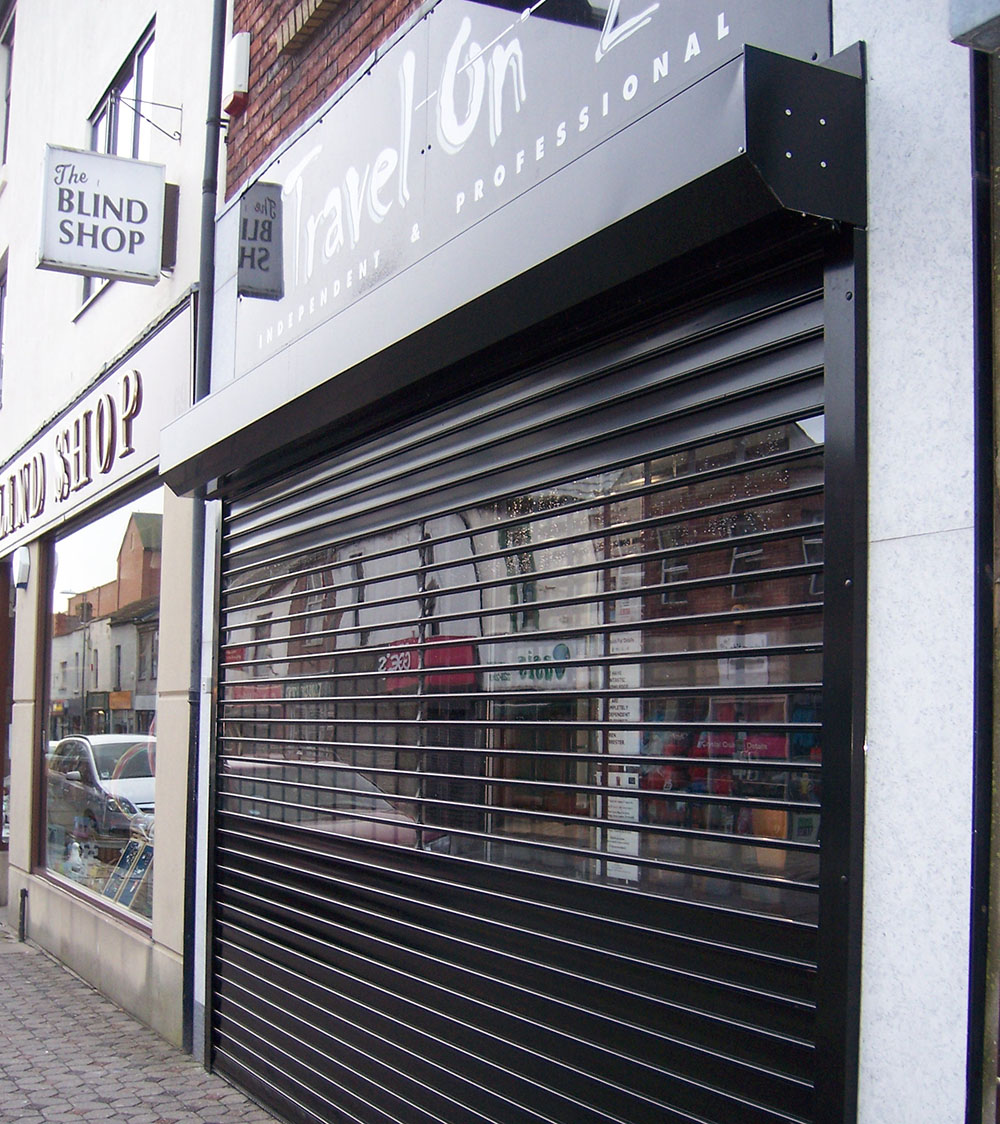 Rolling Grille Bar Shutter 58% Vision - Image 2
